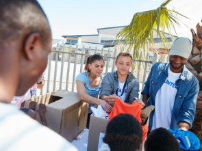 group of volunteer donating foods