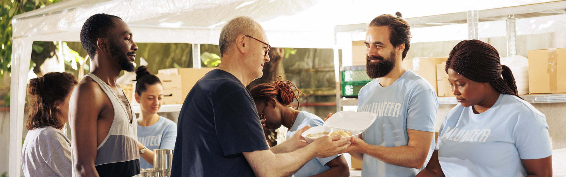 volunteer giving foods